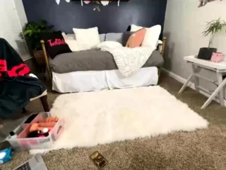 Amateur Blonde Teen Plays Solo with Toy Webcam Porn