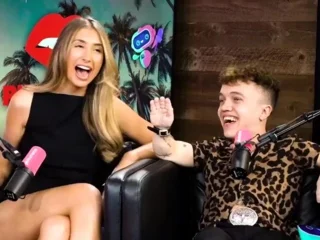 Lillian Phillips Sex Tape With A Midget