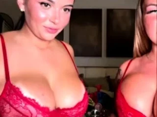 Kiley lynn with Thicklanalove Live