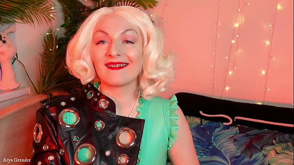 sexual blogger – erotic video for GLOVES FETISHISTS