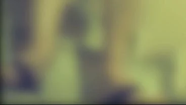 The girl is desperate, the pee escapes him and pisses himself in the shorts outside – Full sex tape