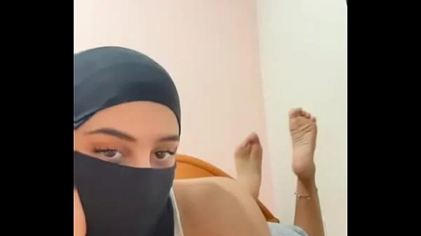 Feet that deserve all the attention